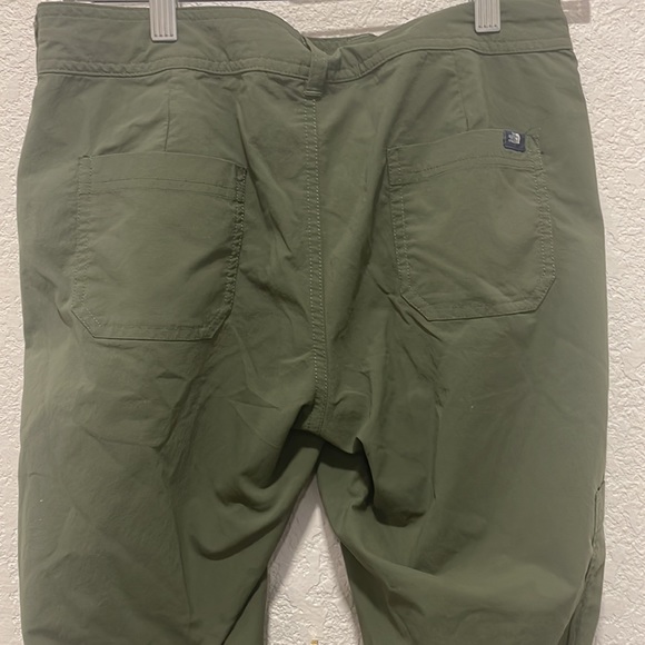 North Face Green Outdoor Hiking Pants Size 2 - Picture 3 of 9